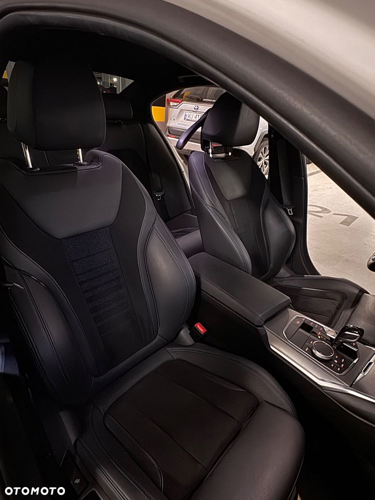 BMW Seria 3 330i - 16