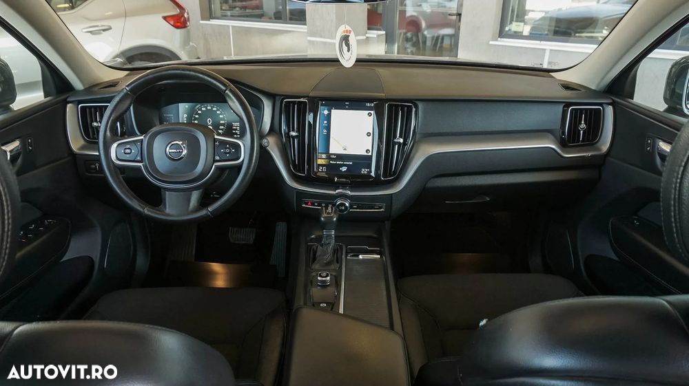 Volvo XC 60 D4 AWD Momentum - 8
