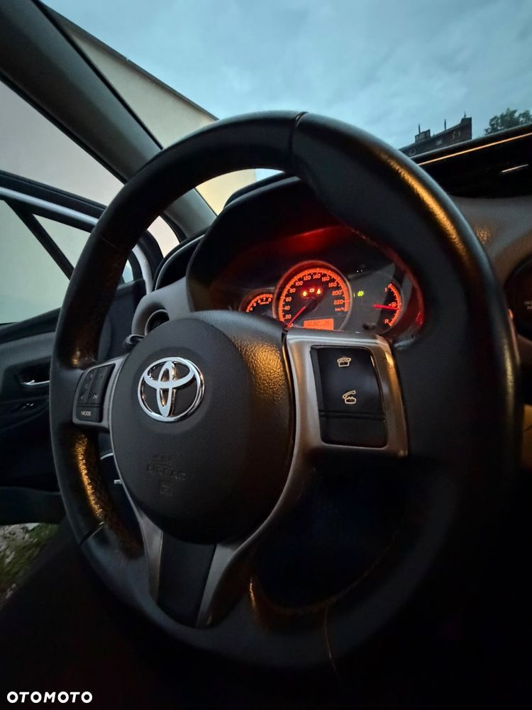 Toyota Yaris - 2