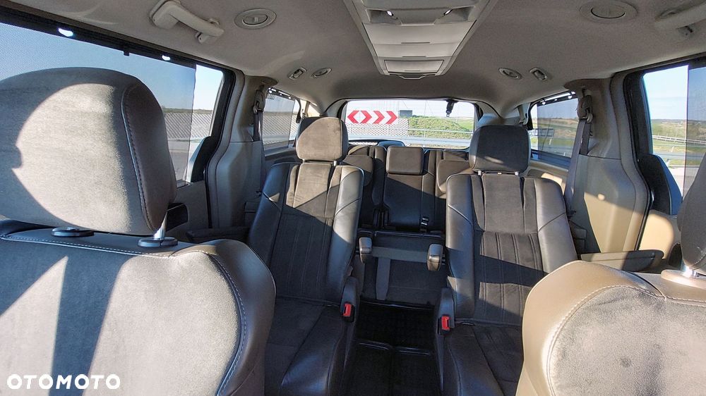 Lancia Voyager 3.6 Platinum - 16