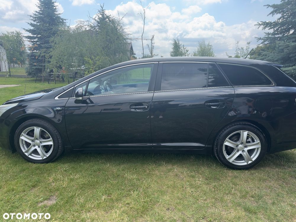 Toyota Avensis 2.2 D-4D Prestige NAVI - 1