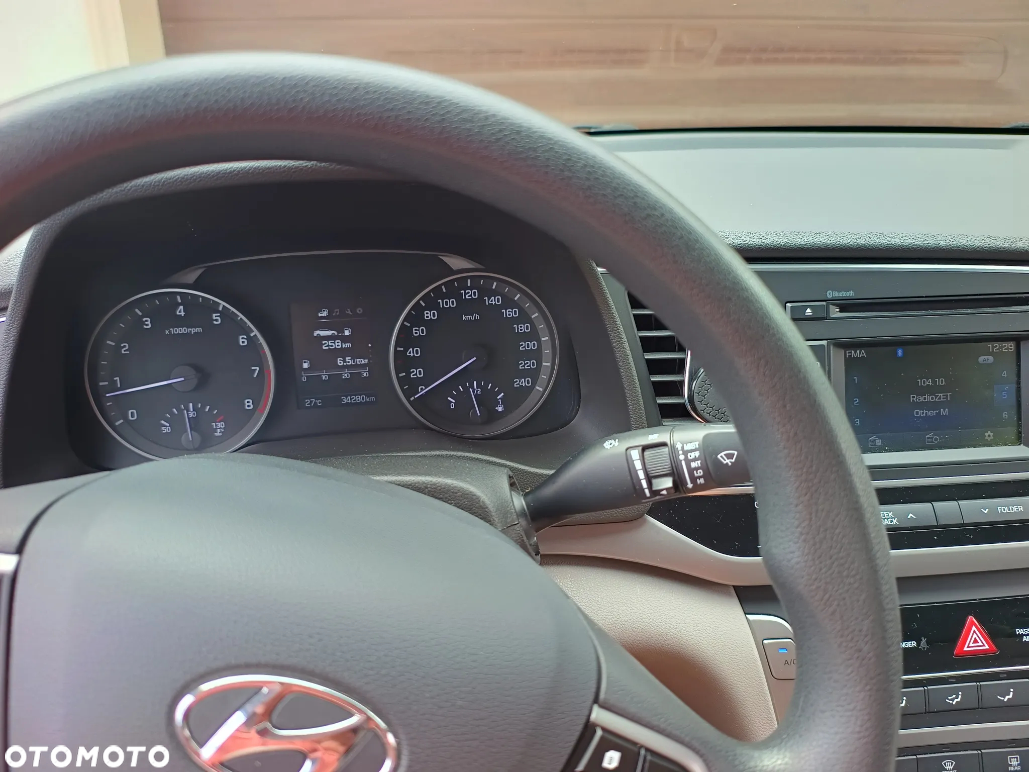 Hyundai Elantra 1.6 Comfort Premiere - 11