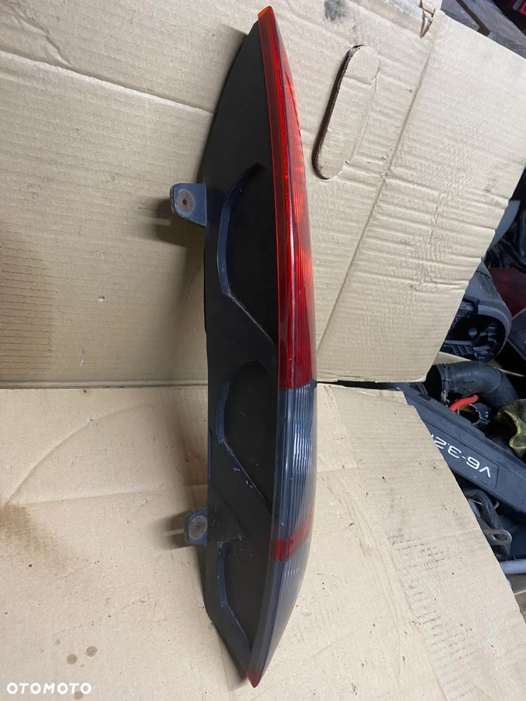 LAMPA TYLNA PRAWA FORD FOCUS MK2 10209 4M5113N004C - 3