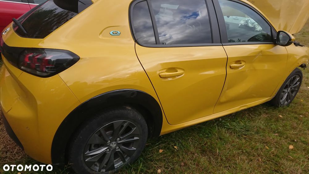 Peugeot 208 - 24
