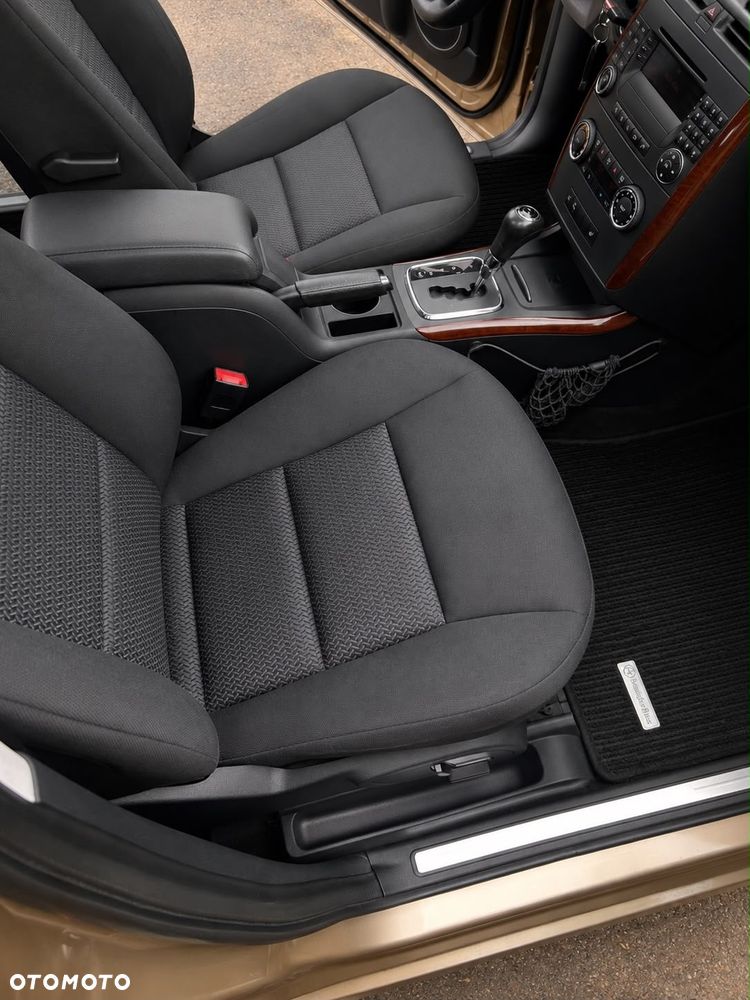 Mercedes-Benz Klasa A 180 Autotronic Avantgarde - 18