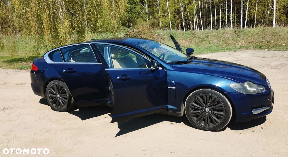 Jaguar XF 3.0 V6 D Luxury - 4