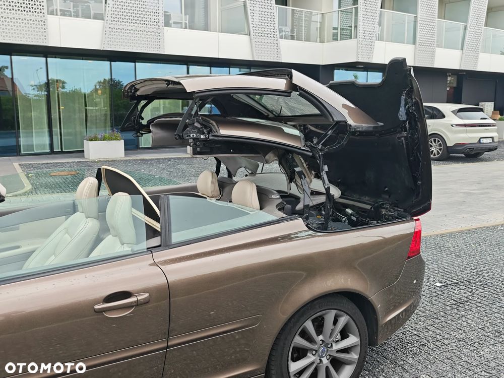 Volvo C70 T5 Momentum - 8