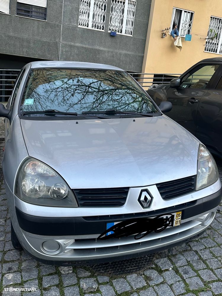 Renault Clio 1.2 16V Confort - 1