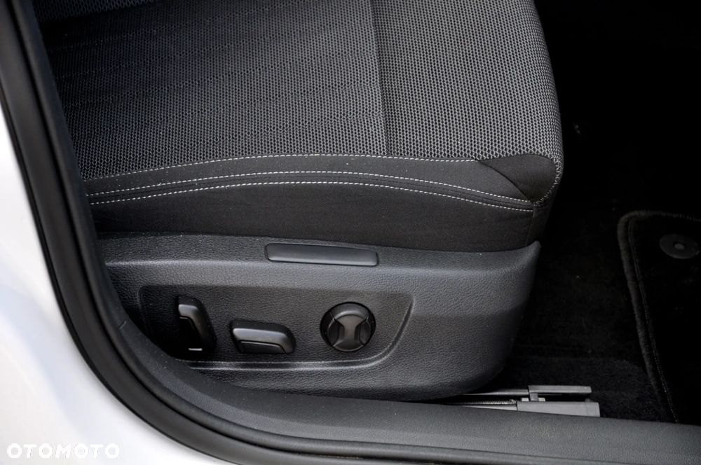 Skoda Superb 2.0 TDI DSG Premium Edition - 33