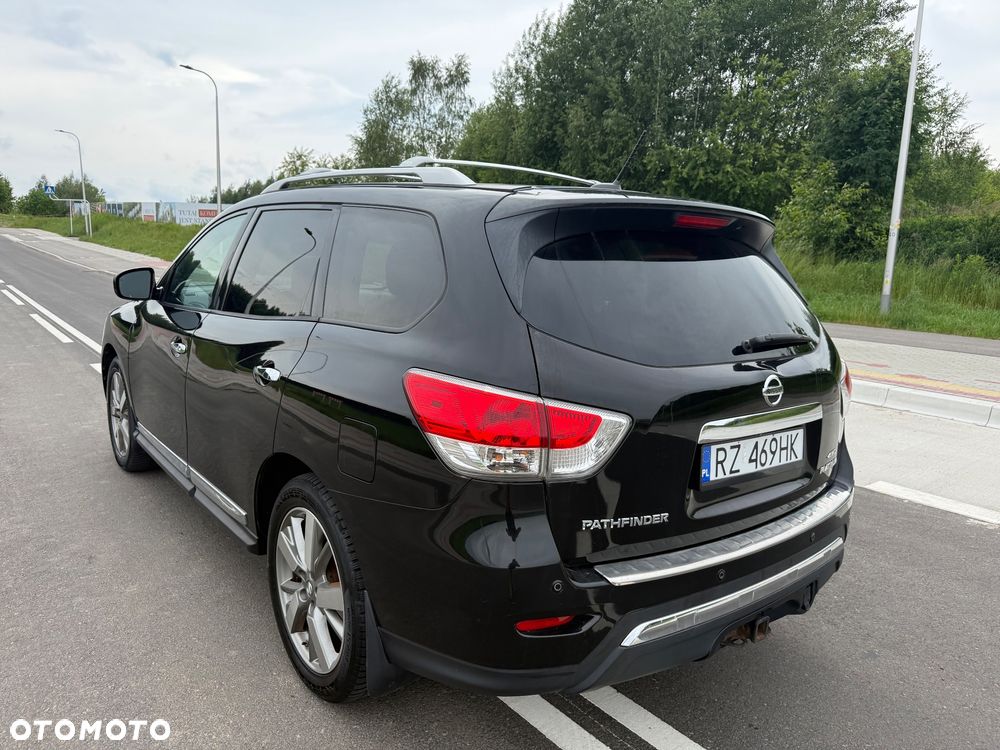 Nissan Pathfinder - 4