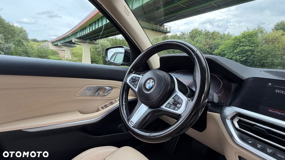 BMW Seria 3 318d Edition M Sport Shadow - 25