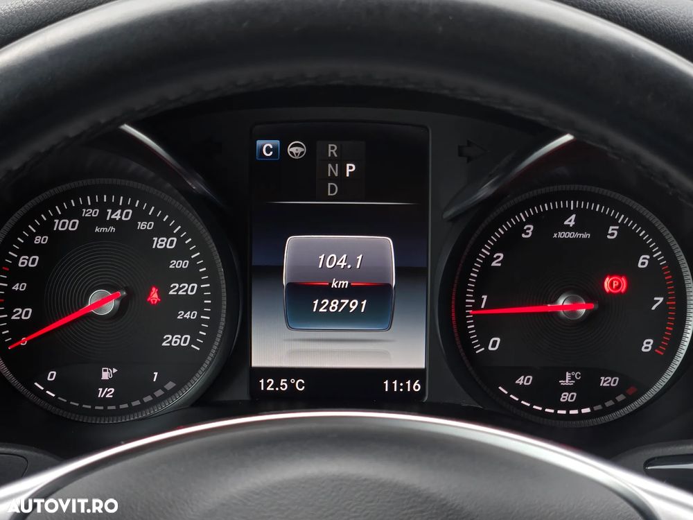 Mercedes-Benz GLC Coupe 250 4Matic 9G-TRONIC AMG Line - 23