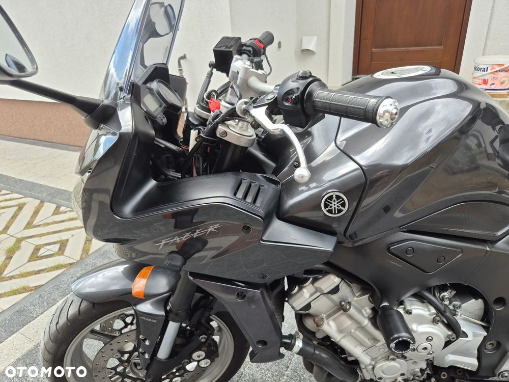 Yamaha FZ - 22