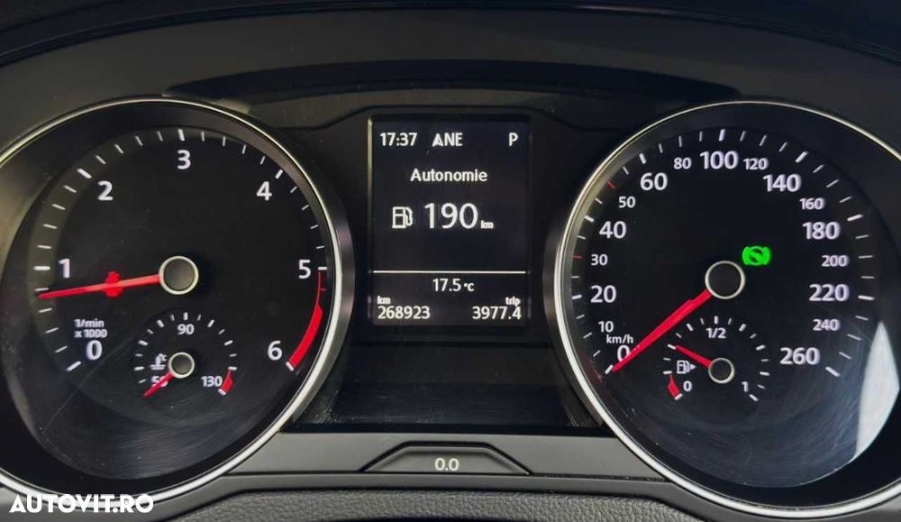 Volkswagen Passat - 27