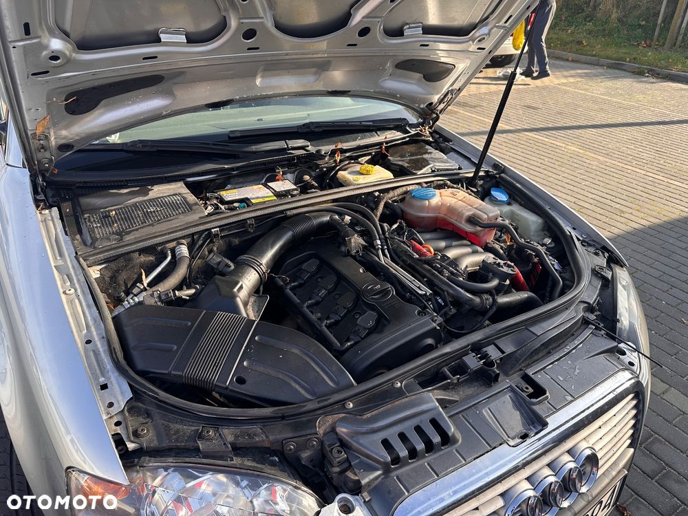 Audi A4 Limousine - 8