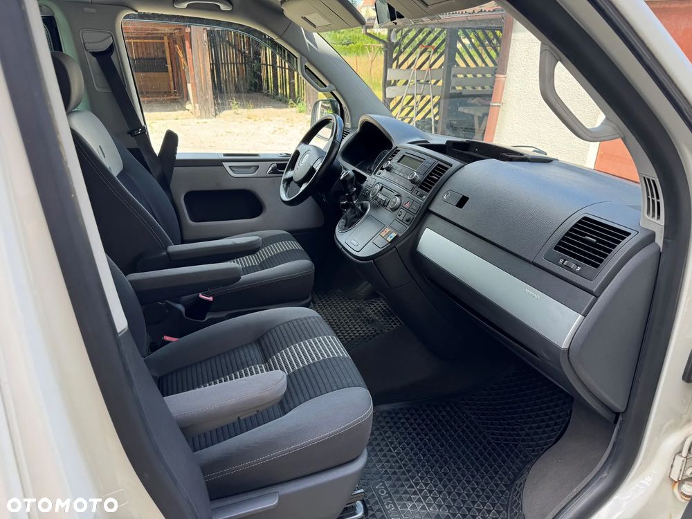Volkswagen Multivan - 18