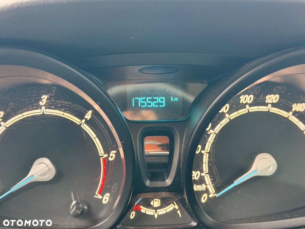 Ford Tourneo Courier - 8