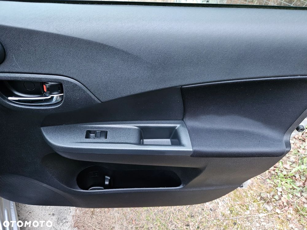 Toyota Verso S 1.33 VVT-i Multidrive Club - 34