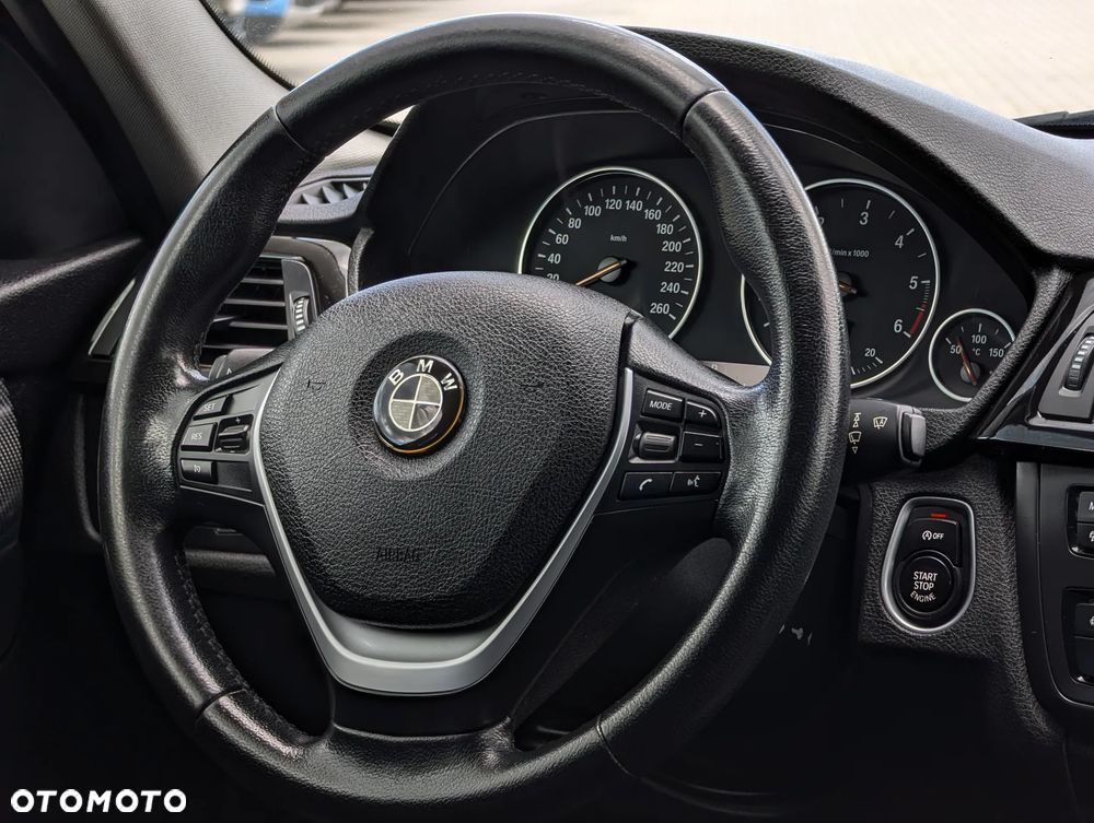 BMW Seria 3 318d Edition Luxury Line Purity - 27