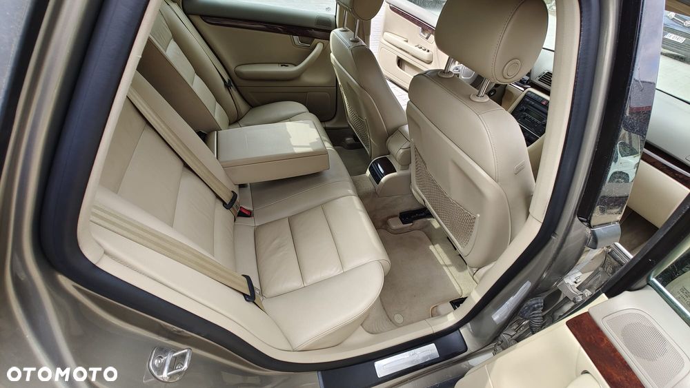 Audi A4 Limousine 2.0 T FSI multitronic - 31