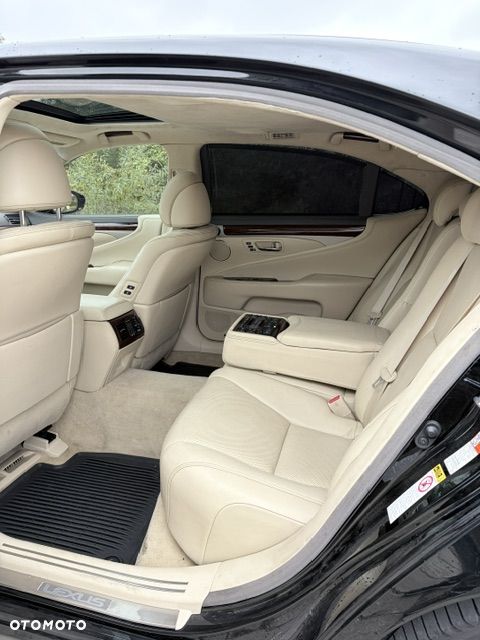 Lexus LS - 14