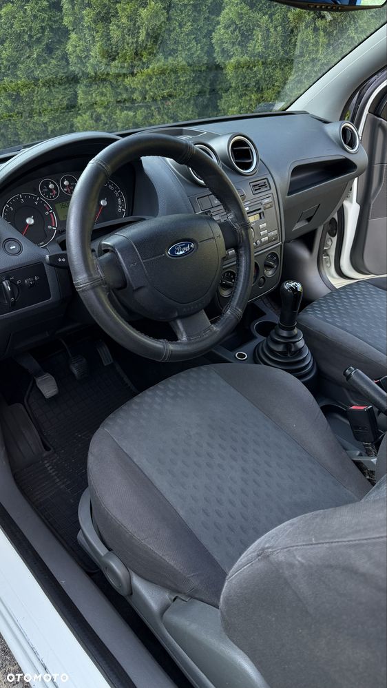 Ford Fiesta - 5
