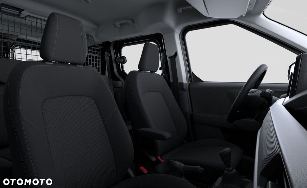 Ford Transit Courier - 13