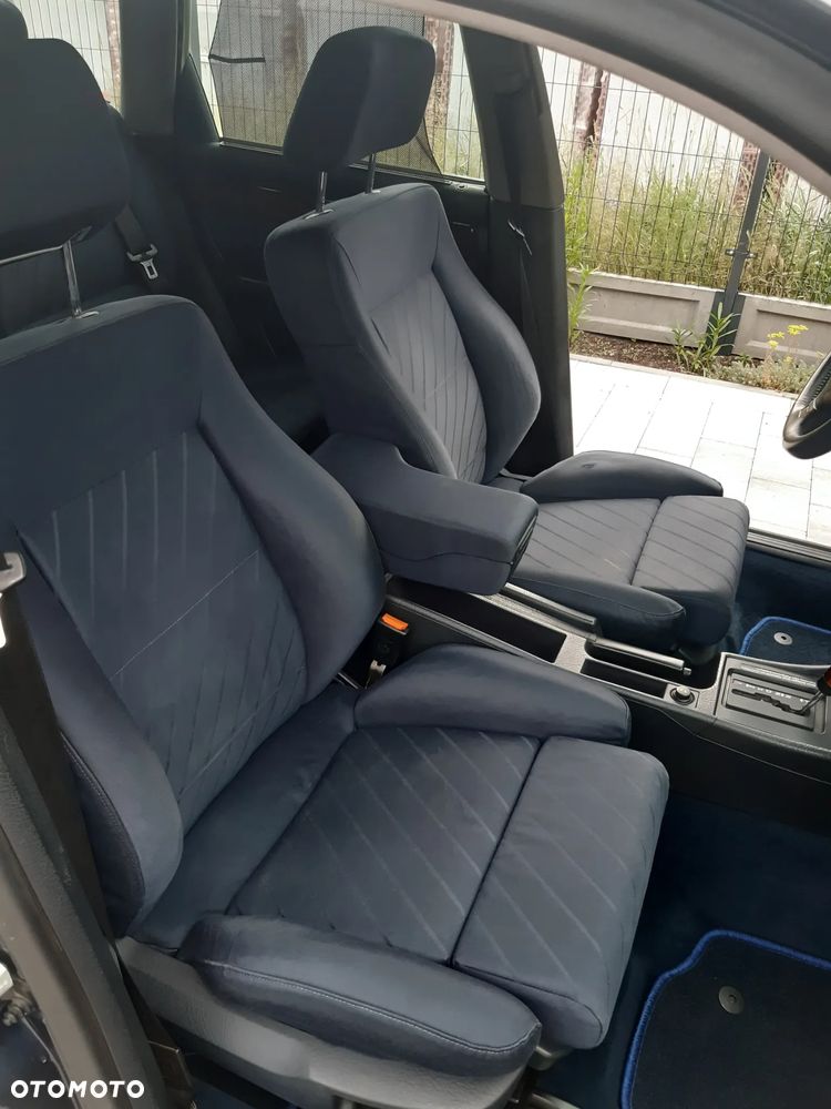 Audi A6 Avant 2.8 E - 24