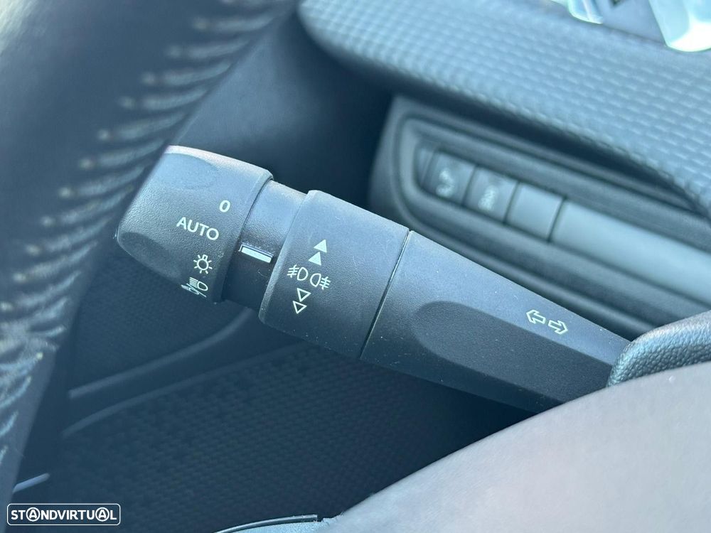 Peugeot 208 1.6 BlueHDi Style - 19