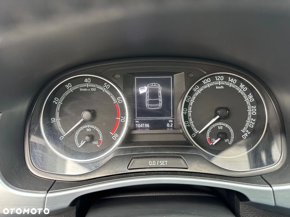 Skoda Fabia - 10