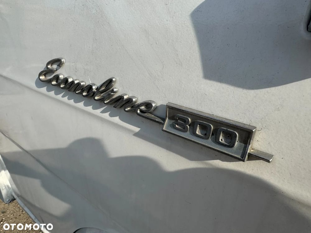 Ford ECONOLINE 300 V8 - 22