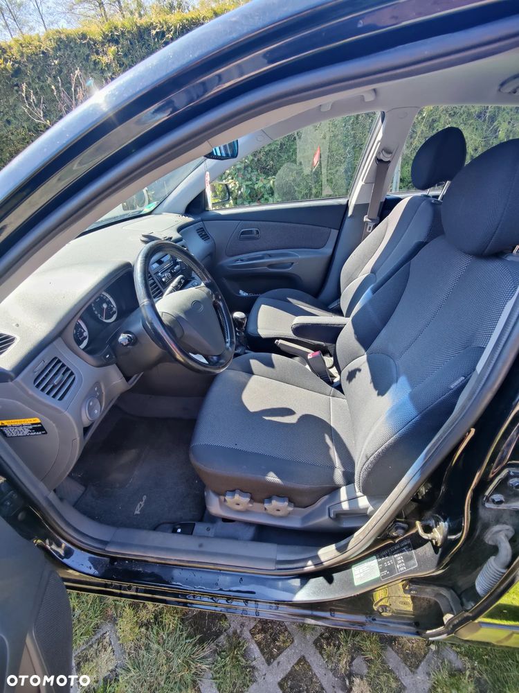 Kia Rio - 13