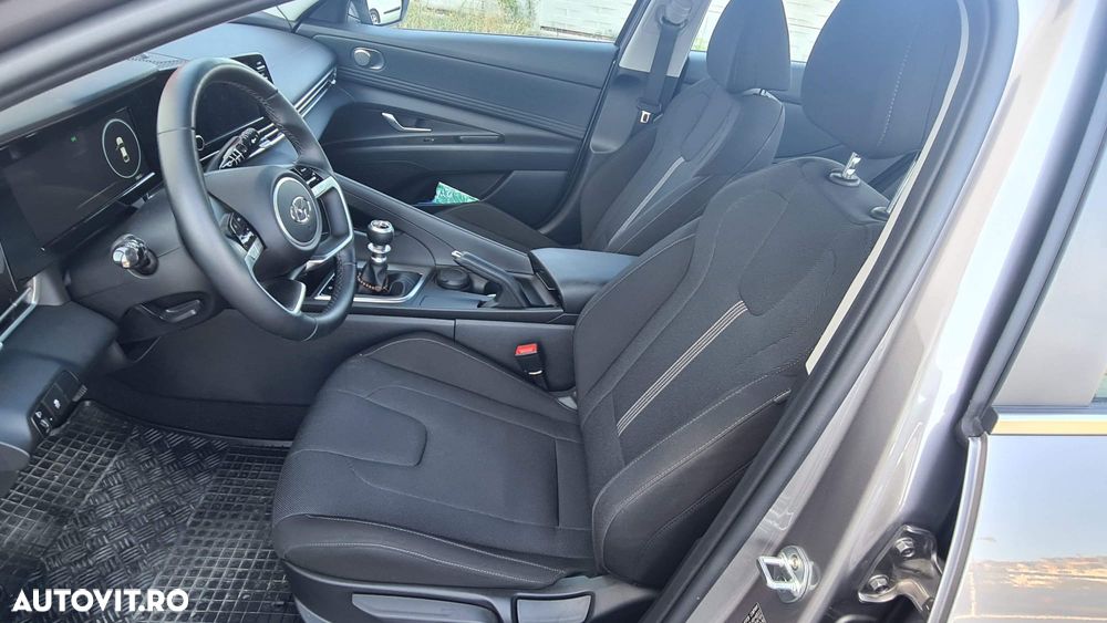 Hyundai Elantra 1.6 l 123 CP 6MT Highway - 5