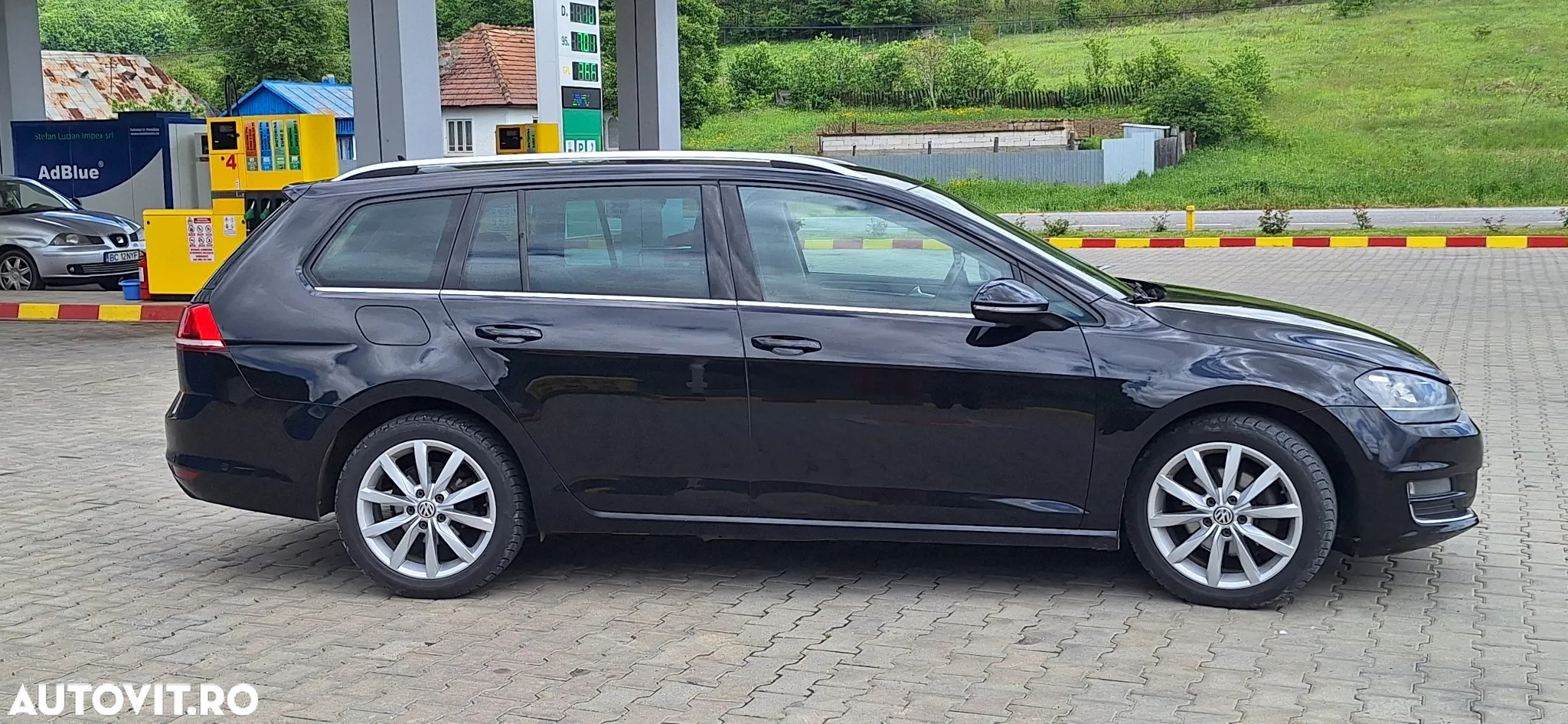 Volkswagen Golf 2.0 BlueTDI DSG Highline - 10
