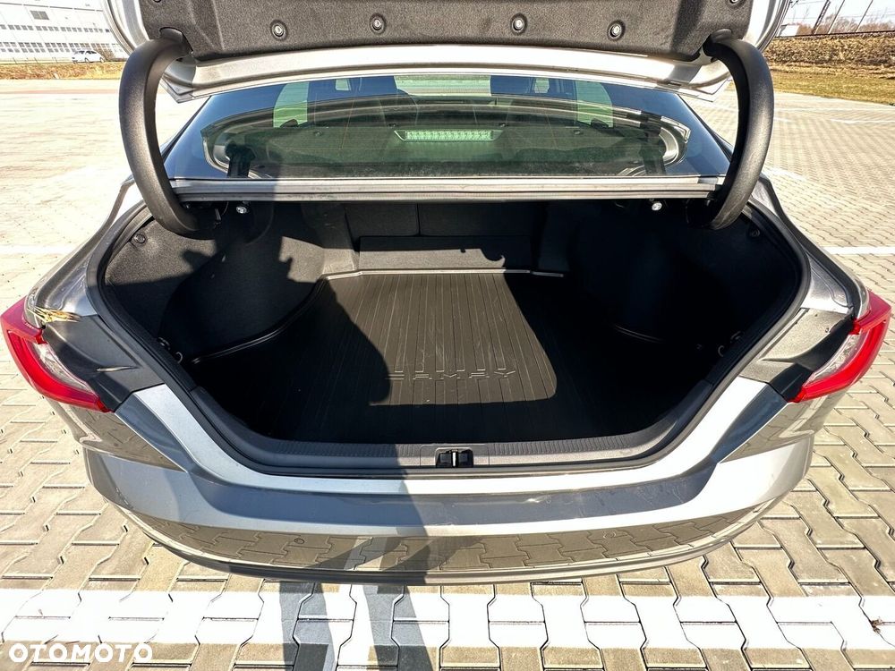 Toyota Camry - 19