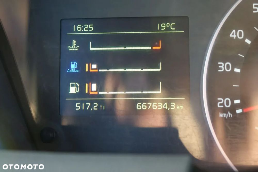 Volvo FH 500 GLOBETROTTER / STANDARD/ AUTOMAT / EURO 6 / KLIMATYZACJA POSTOJOWA/ 2 ZBIORNIKI PALIWA - 29