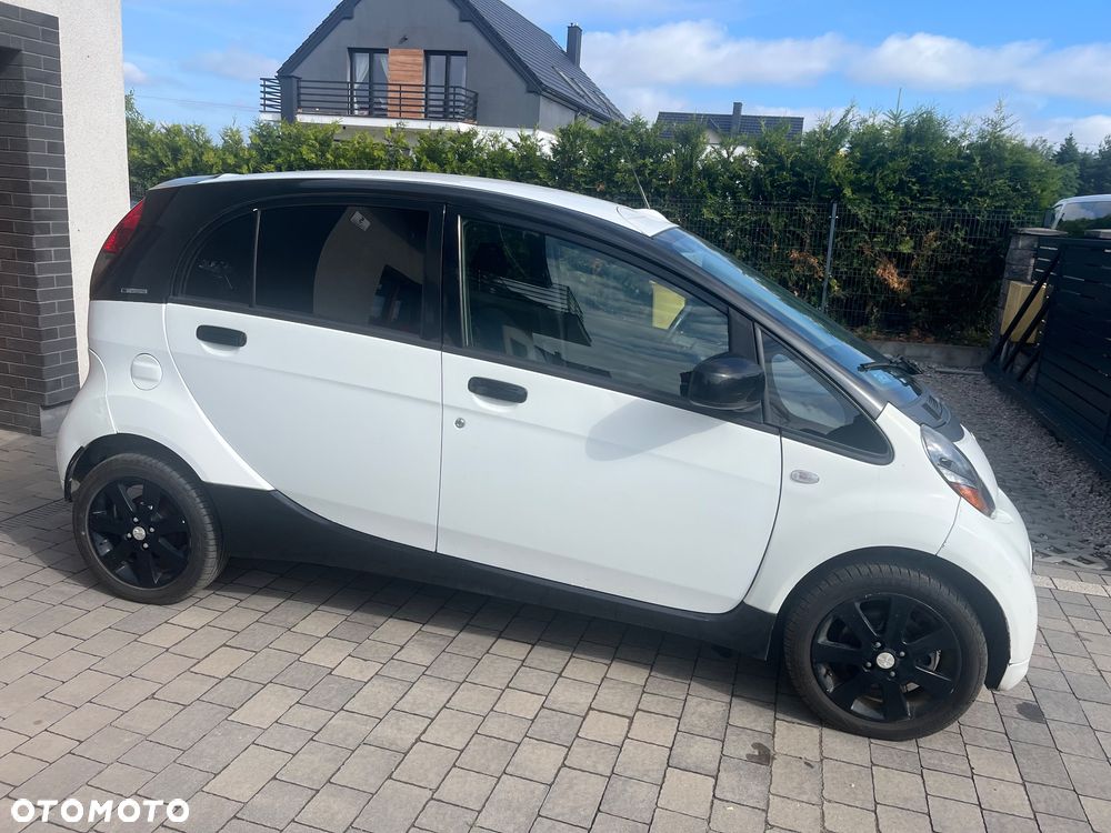 Peugeot iOn Active - 5