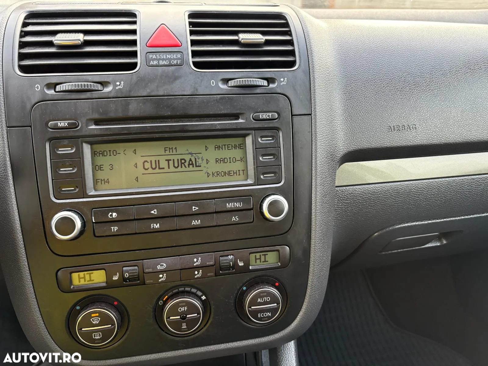 Volkswagen Golf - 11