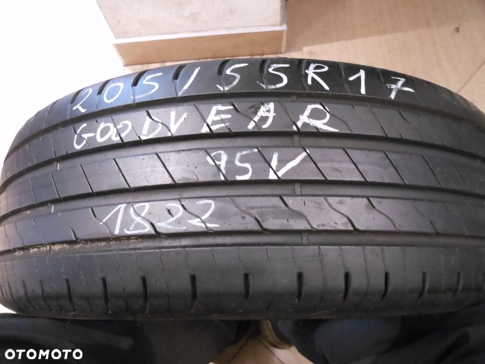 Opona pojedyńcza 205/55r17 goodyear efficient grip performance 2  7mm lato - 1