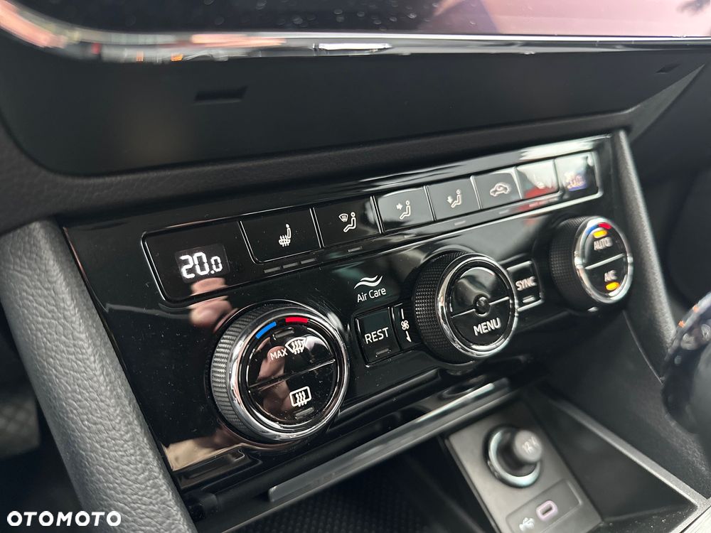 Skoda Superb 1.5 TSI Style DSG - 32