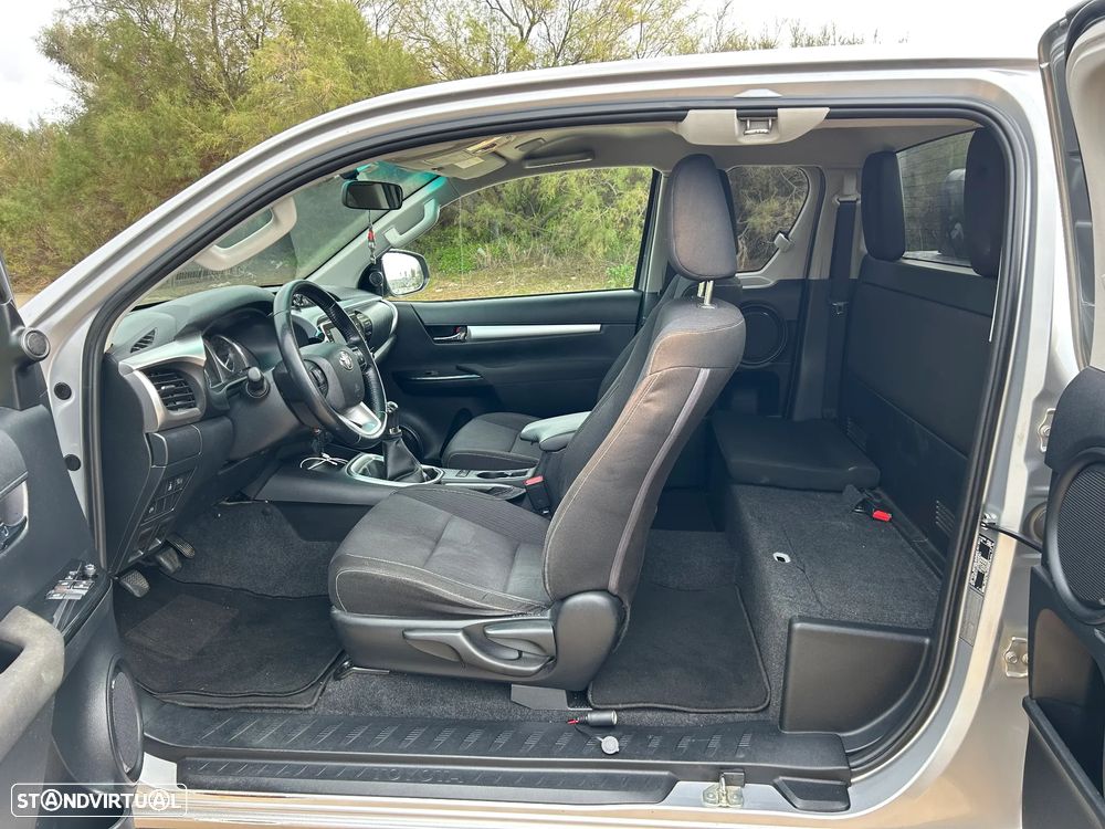 Toyota Hilux 2.4 D-4D 4WD CD Tracker - 5