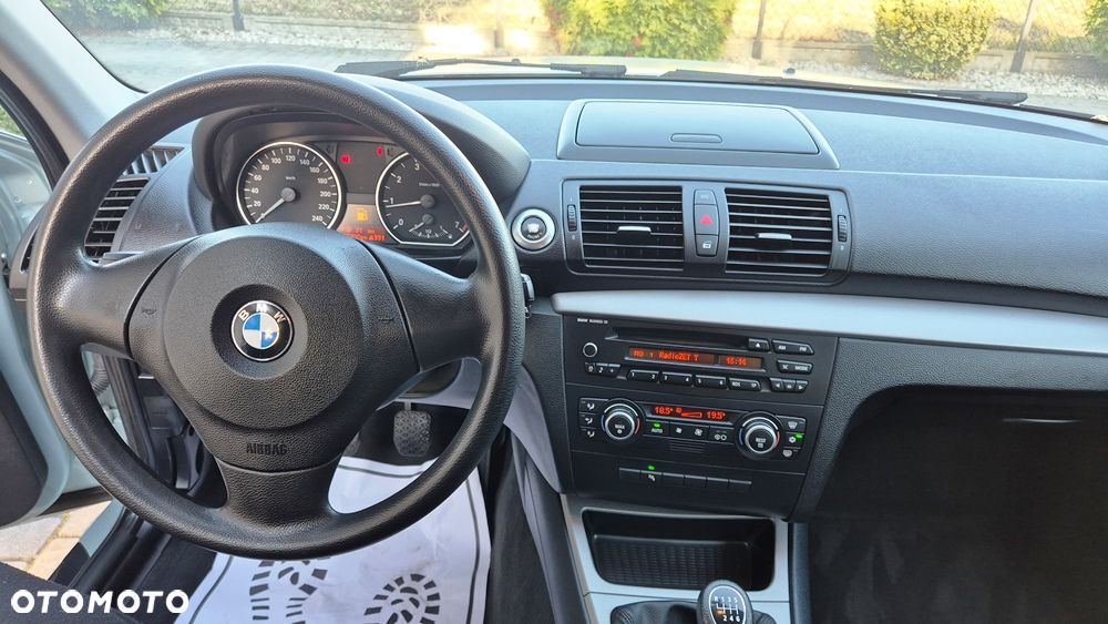 BMW Seria 1 116i - 14