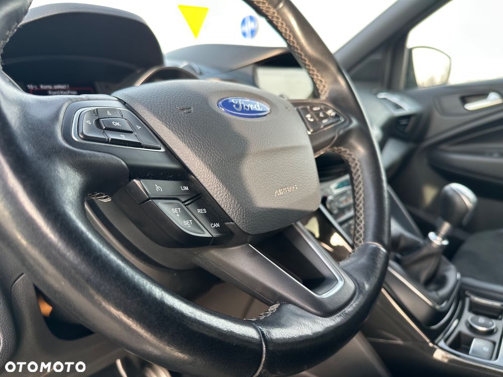 Ford Kuga 1.5 EcoBoost 2x4 ST-Line - 12