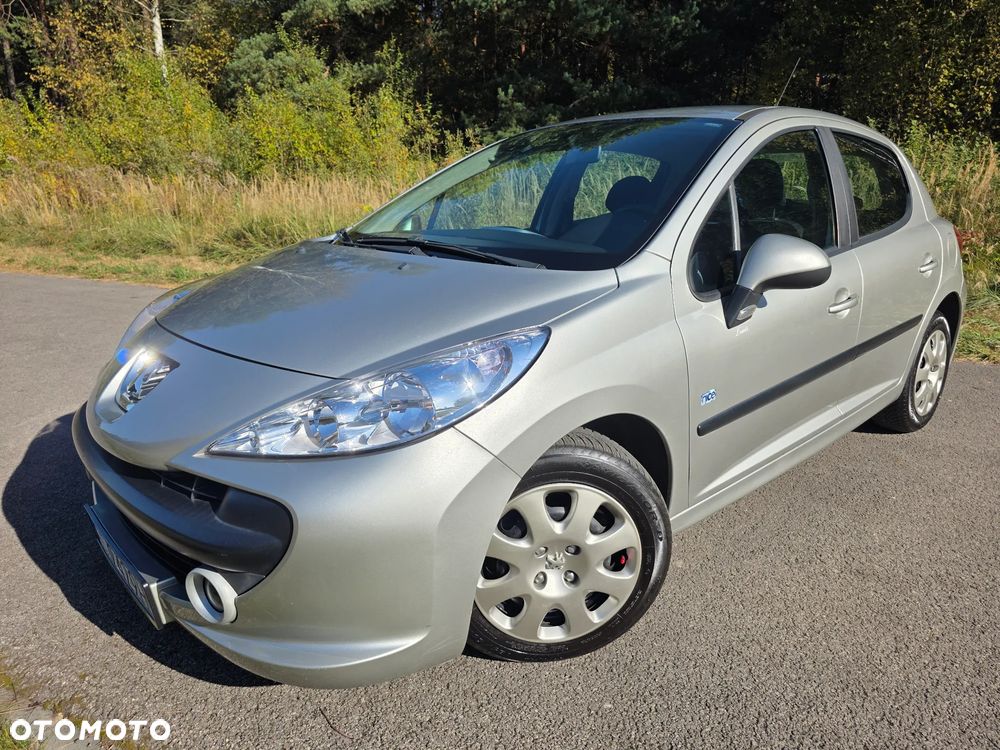 Peugeot 207 2008 photo 2