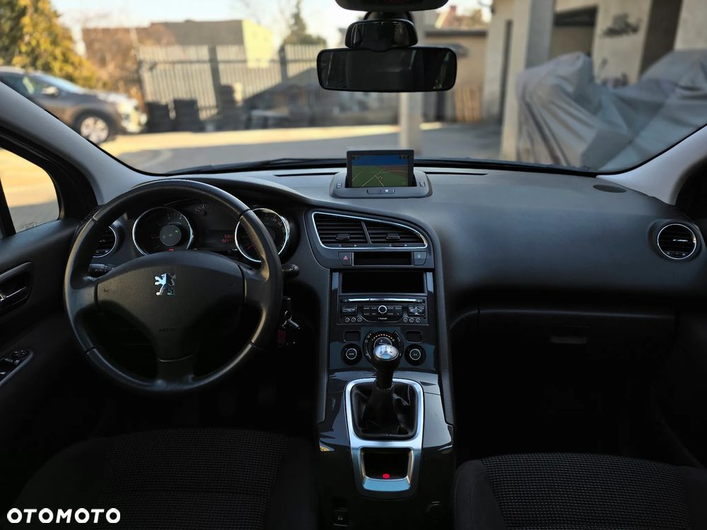 Peugeot 5008 - 24