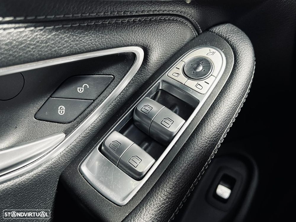 Mercedes-Benz C 220 d Cabrio AMG Line - 42