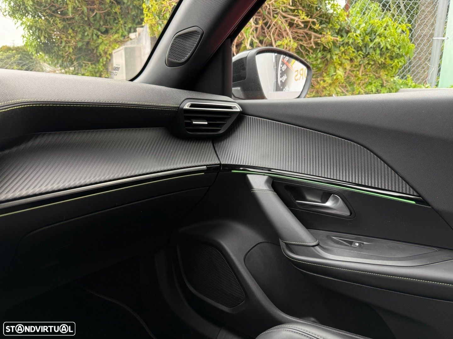 Peugeot 2008 1.2 PureTech GT - 18