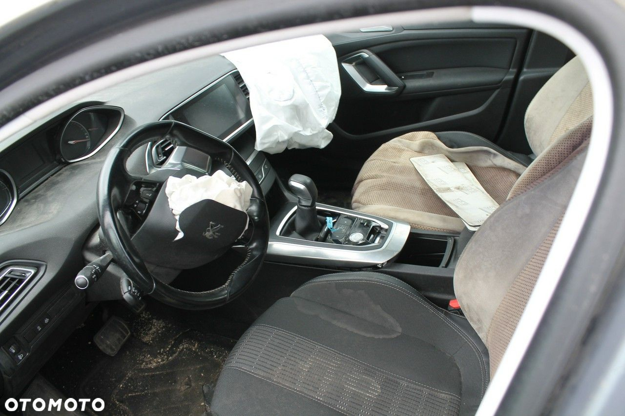 Peugeot 308 - 5