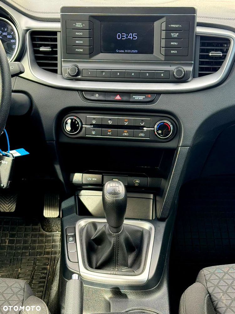 Kia Ceed - 13