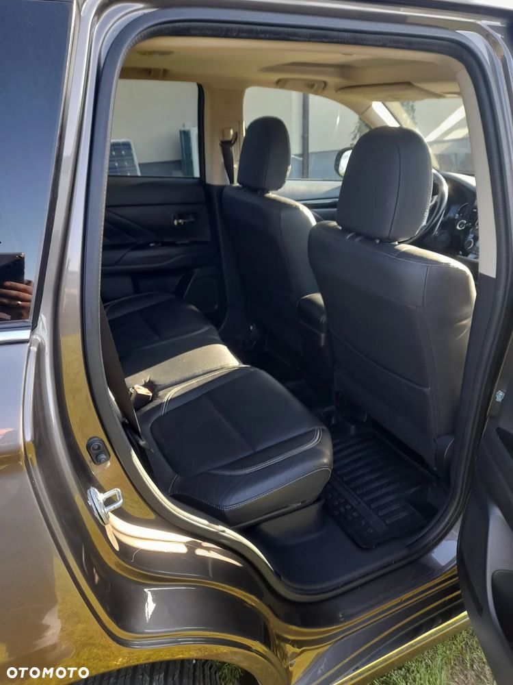 Mitsubishi Outlander - 20